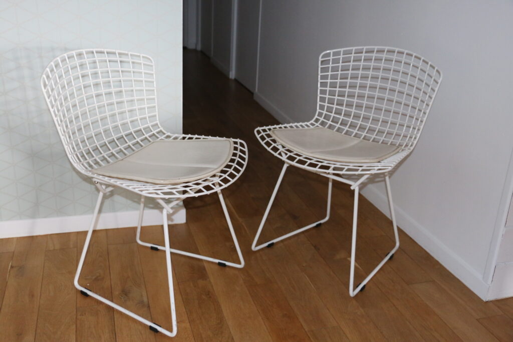 2 chaises Bertoia blanches Knoll